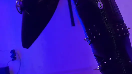 Если Тебе Нравится Смотреть, Как Женские Губы Смыкаются Вокруг Сигареты, То Тебе Точно Понравится Это Видео