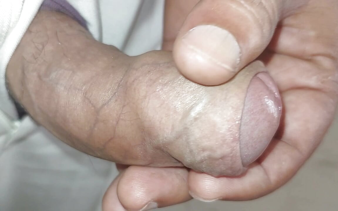 Dad gives me a fantastic handjob