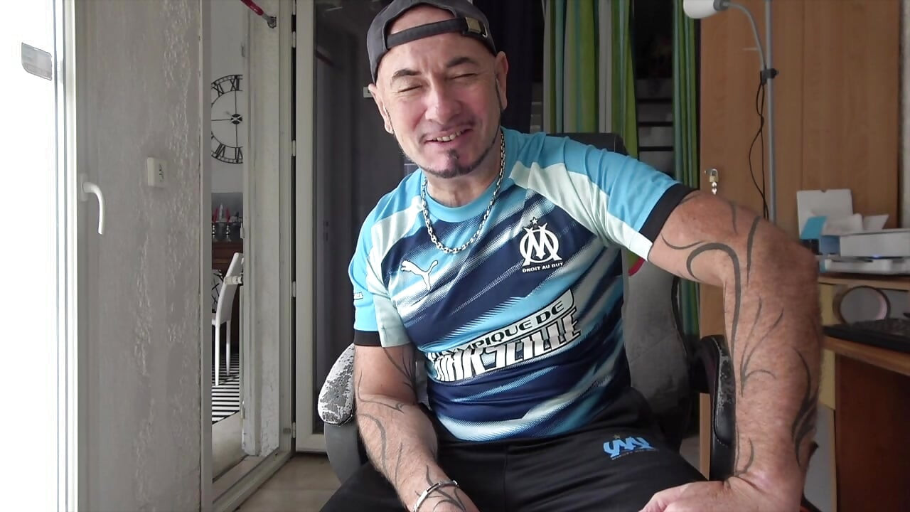 とてもストレートな友達の大きなチンコに生で犯される