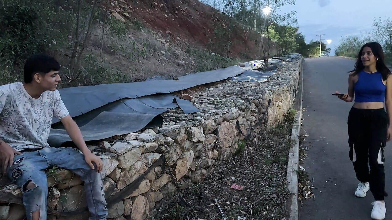 Forte foda com estranho das redes sociais termina em uma forte gozada dentro da minha buceta