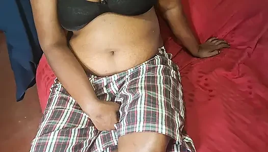Büyük memeli Asyalı orta yaşlı seksi kadın çok sevimli gerçek video