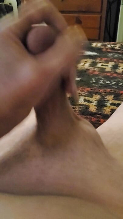 HornyDiver69 stroking and Cumming