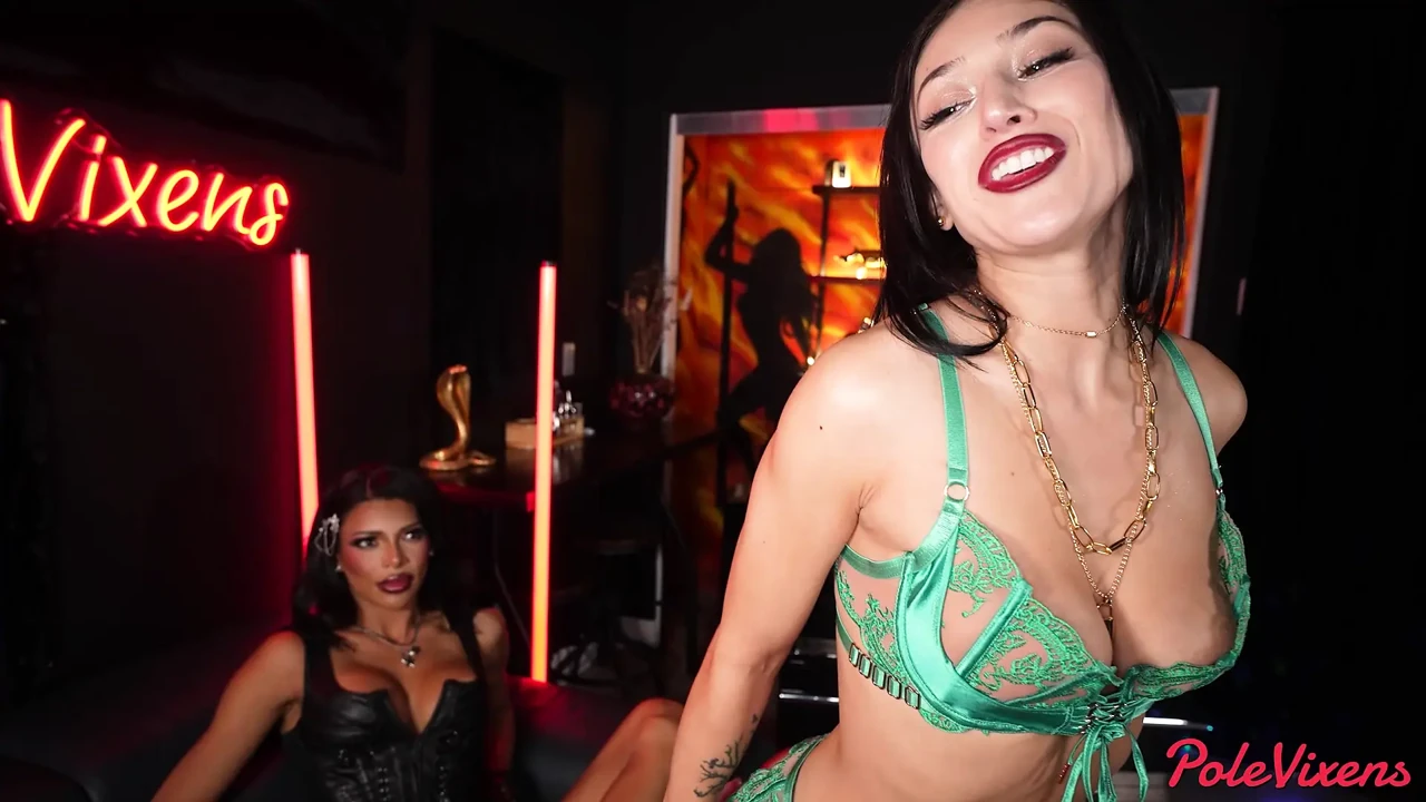 SheHerGirls – Big Ass Stripper Alexa Sucks And Fucks Shemale Client Better Than She Dances