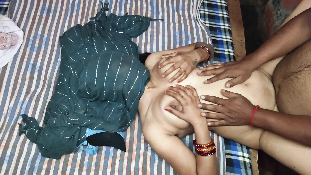 butyfull big boobs queen madu  deasi bhabi ne apne badye stan ka massage karay pme yar sa