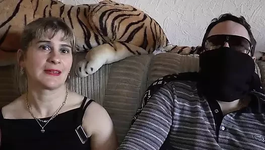 Seks threesome di rumah