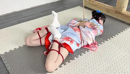 Güneşli bir günde kimono giymenin doruk versiyonu