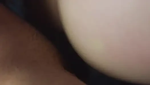 Mükemmel götü onun eşyalarını alıyor!! AMATÖR ANAL