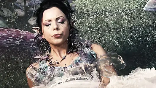 379 Nette julia Parker als fee