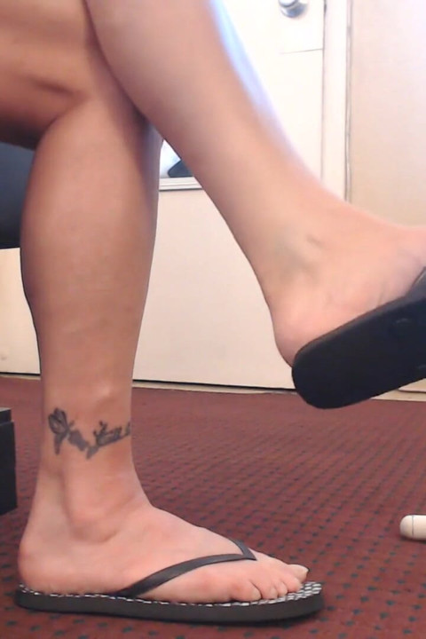 Polka dot flipflop slapping ASMR