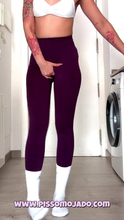 Teen Wetting After Gym: Got Home Desperate To Pee & Pissed My Leggings | Clip 1
