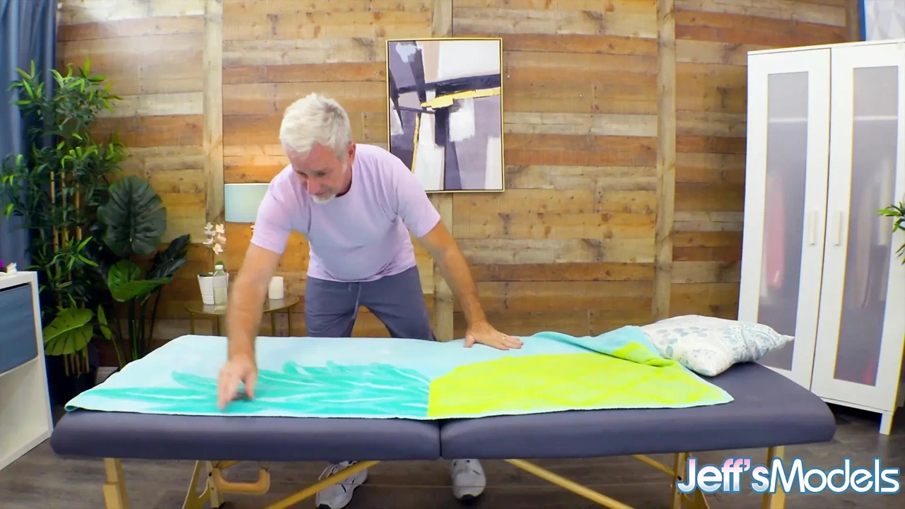 Adora Bell tóc đỏ gợi cảm được cọ xát hoàn hảo