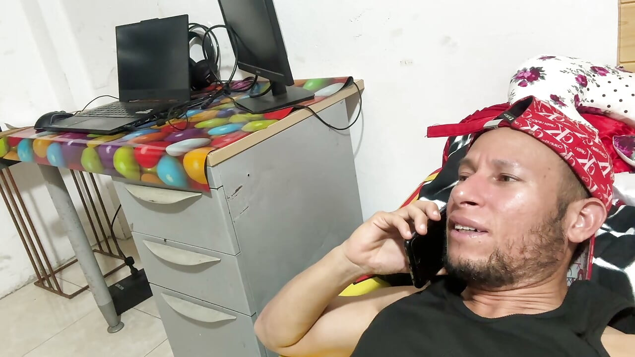 Psihologul primește un telefon și se întâmplă ceva foarte interesant.