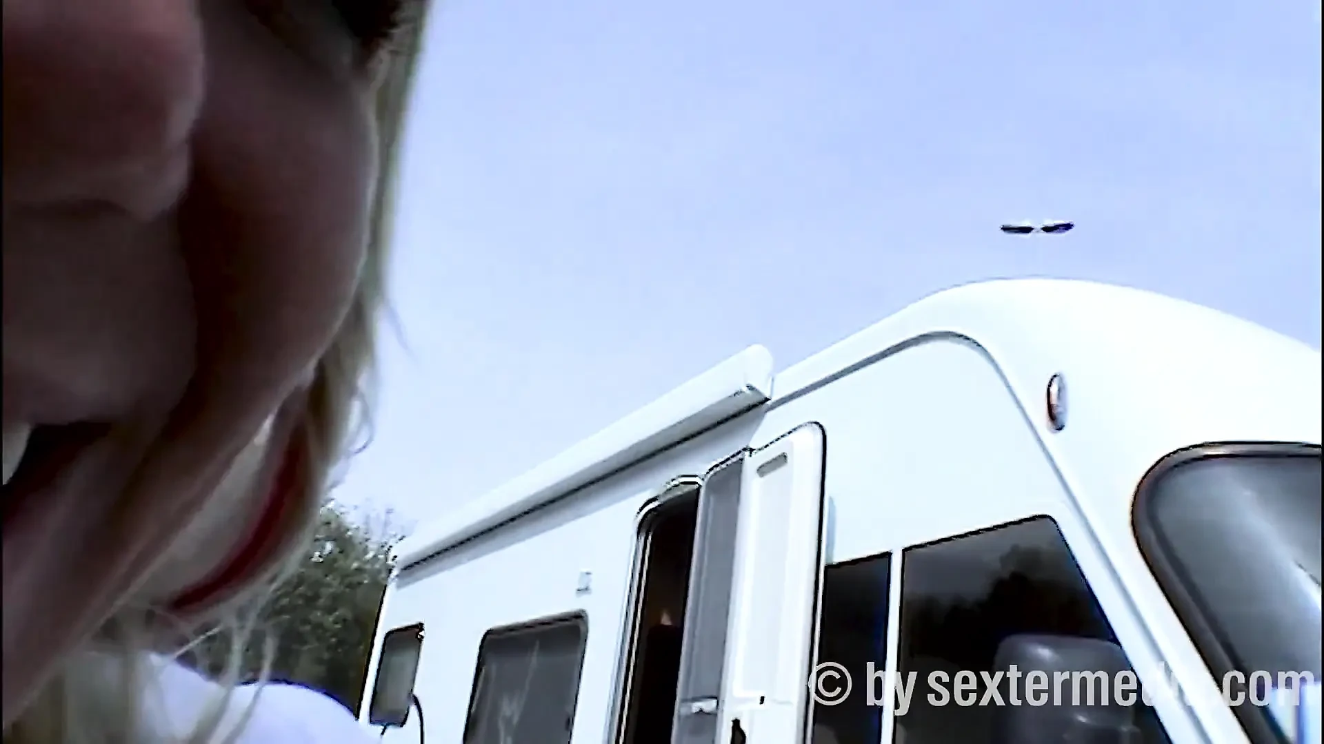 Trio dans un mobile échangiste jusqu’à l’arrivée de la police