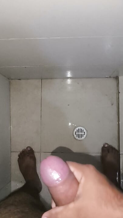 Hairy man pulling cum