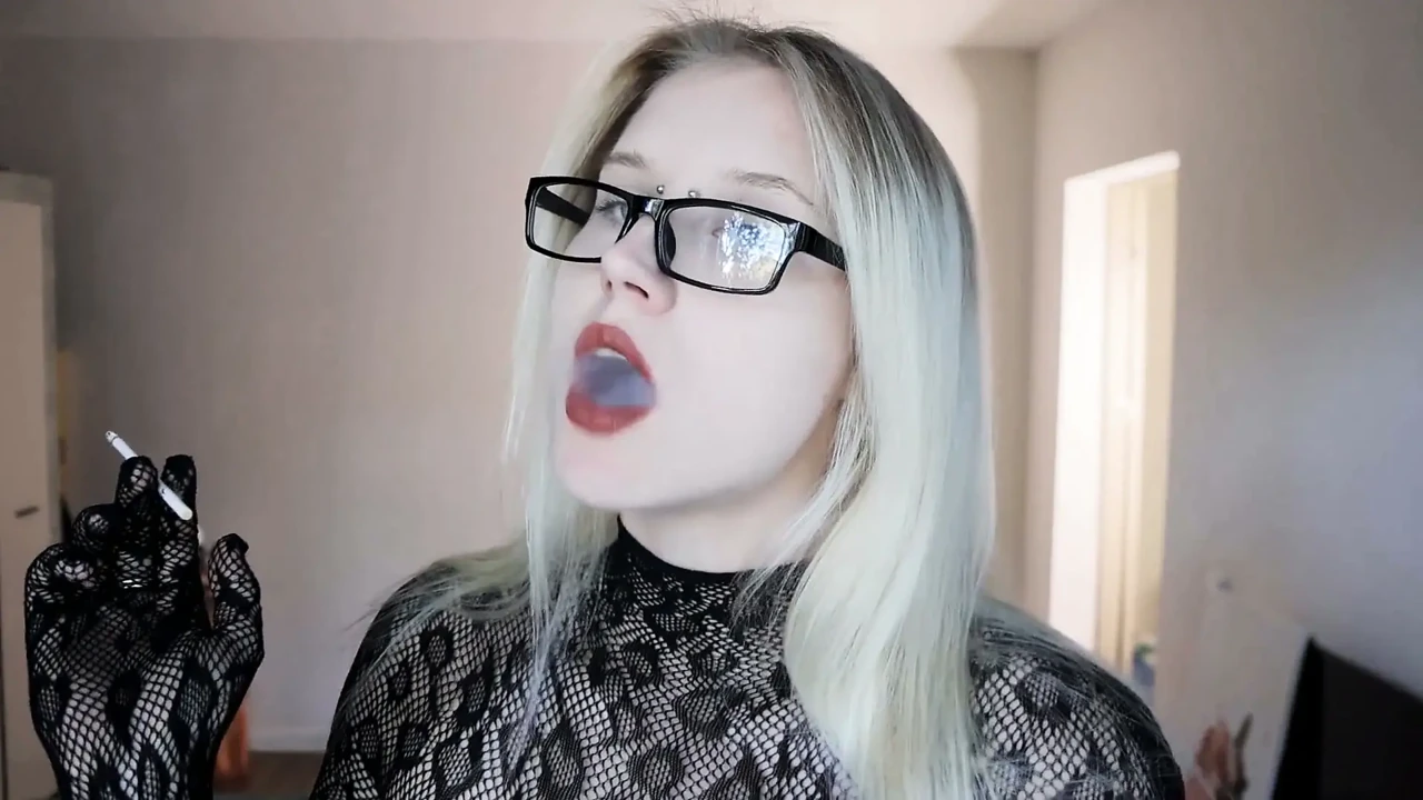 Ashtraygirl