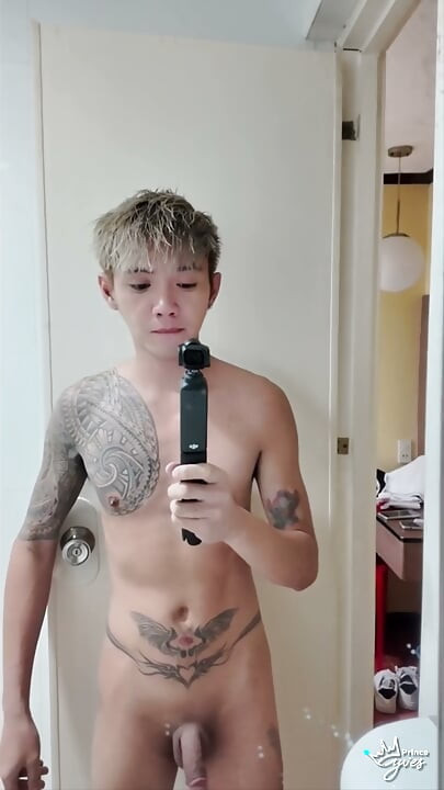 샤워 후 섹스한 후 자위하는 잉크 소년