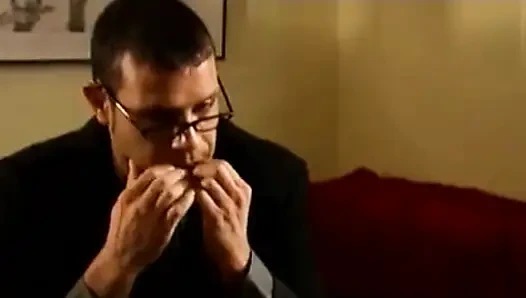 Olgun sarışın ateşli oyuncu seçmelerinde zonklayan büyük zenci gırtlağına kadar alıyor