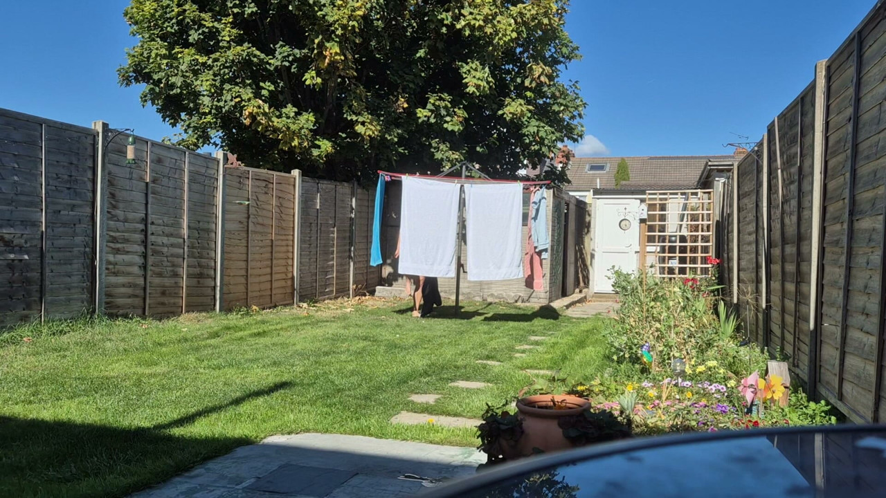 Dared to hang up clothes on washing line