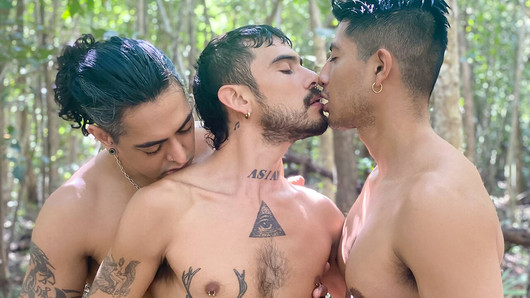 Wild Cancun 3 - Skinny-dipping In The Cenotes Leads To A Raw Threesome - Latin Leche