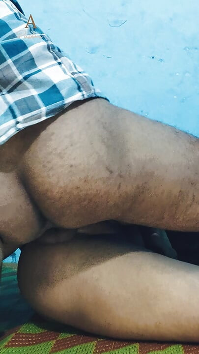 Step sister ko room me bula ke chod diya uske muh se aa aa ki avaj nikl rahi th