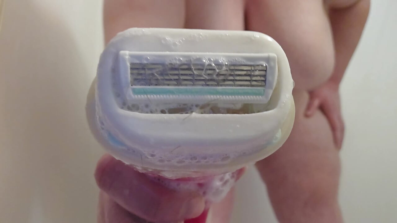 BBW Shaving Pussy and Fupa Cumpilation