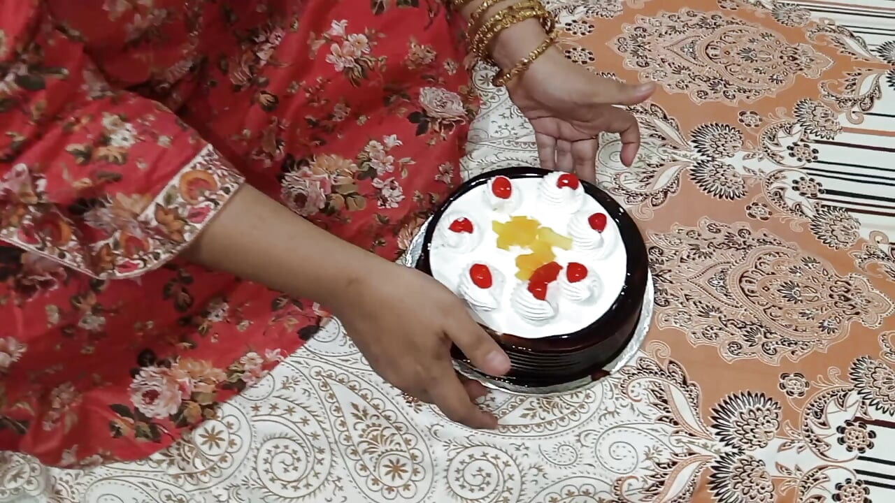 Marido indio, esposa, pastel romance de aniversario de matrimonio sexo - audio hindi