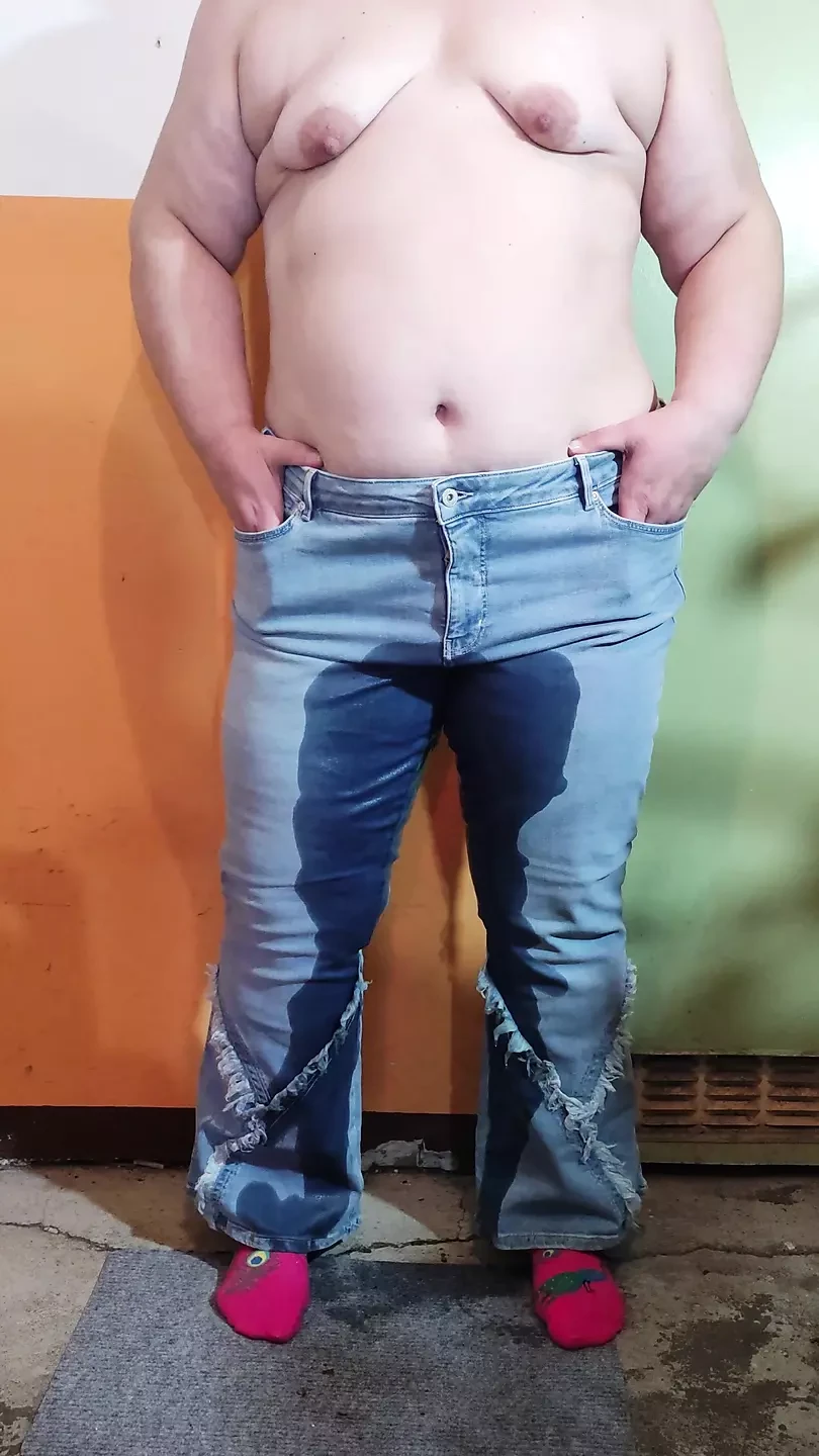 Mature BBW strips in the basement, pees in her pants and gets herself good with a vibrator