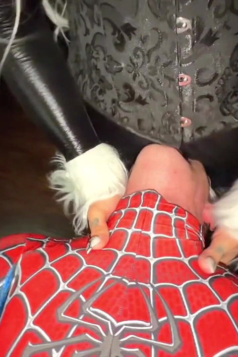 Spit Roasting Spider Twink
