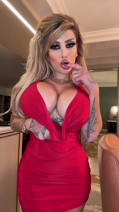 Kitana Sexy Red Dress Solo Masturbation