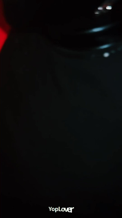Hetero sekarotuinen Bogoss muuttaa kurkkuni raskaaksi, ja yksi toisensa jälkeen he sylkevät siemenensä kurkkuni takaosaan!