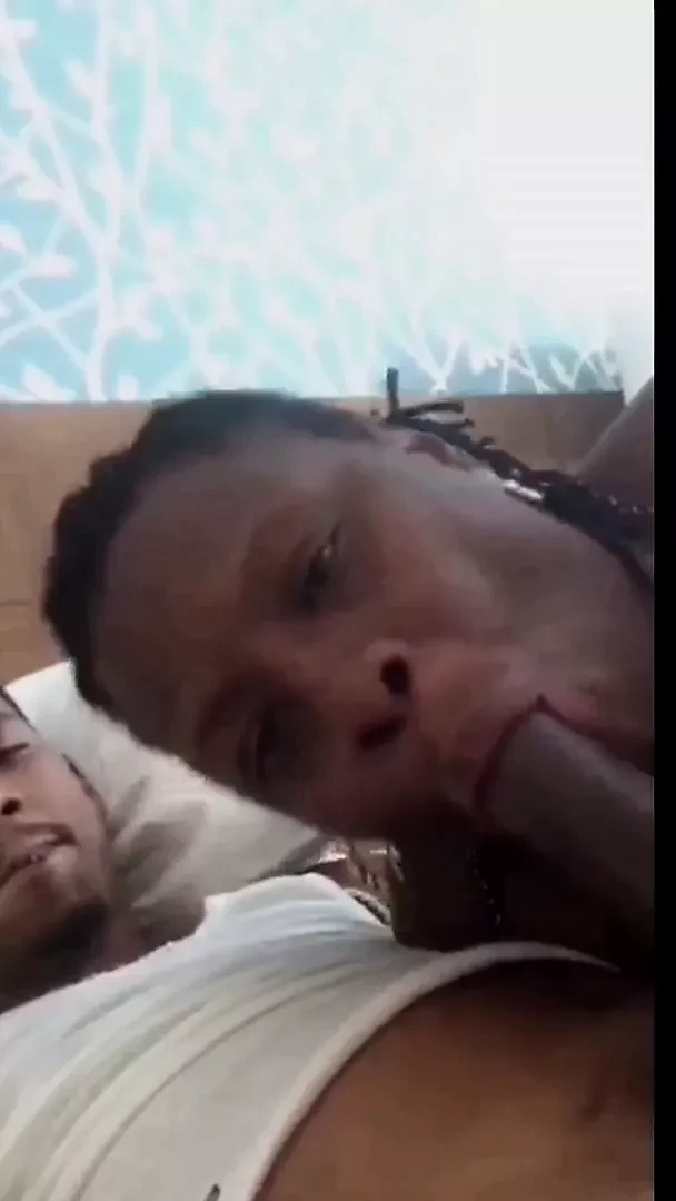 Black mature sucks dick