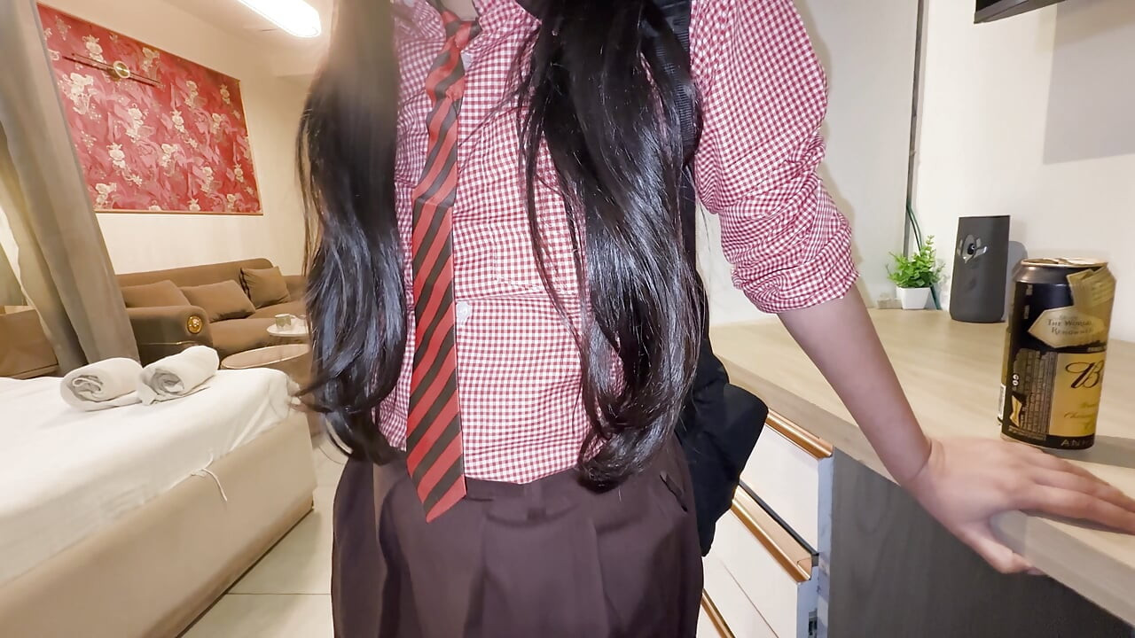 学校Seate他饥渴的女友Ke Sath粗暴狗式性爱Kiya