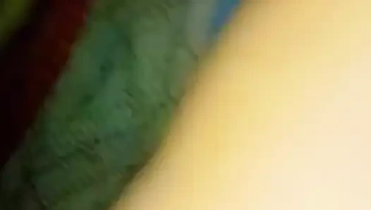 Он пытается получить это в мою задницу