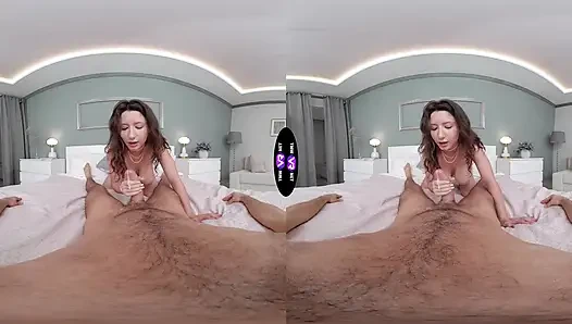 Lola Bredly büyük göğüslerle oynamak için kitap düşürüyor ve sonra ıslak sakso çekiyor - tmwvrnet
