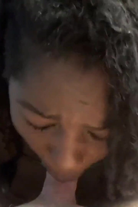 Ebony Layla kouří POV