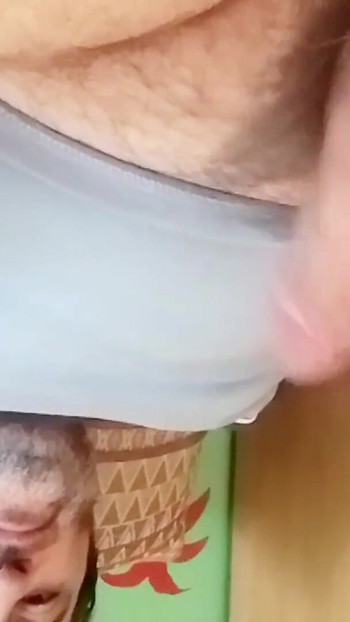 迷人的时刻来自“我不知道操什么...😝"