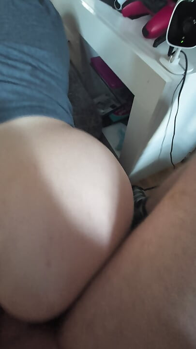 POV 粗壯白妞