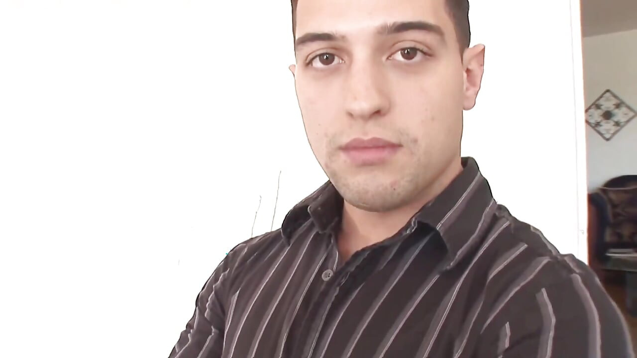 18-річна тінка отримує величезний член у її тугу пизду