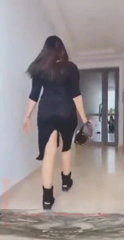 沙特阿拉伯女孩有一个性感的屁股