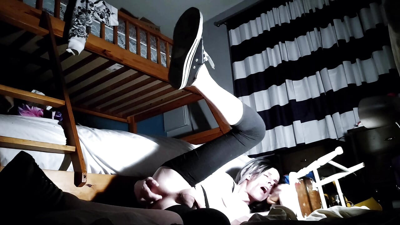 Sexyfilomena Plays with Herself Alone at Night
