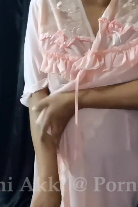 An Stepaunty From Sri Lanka Gets Fucked by Her Neighbor