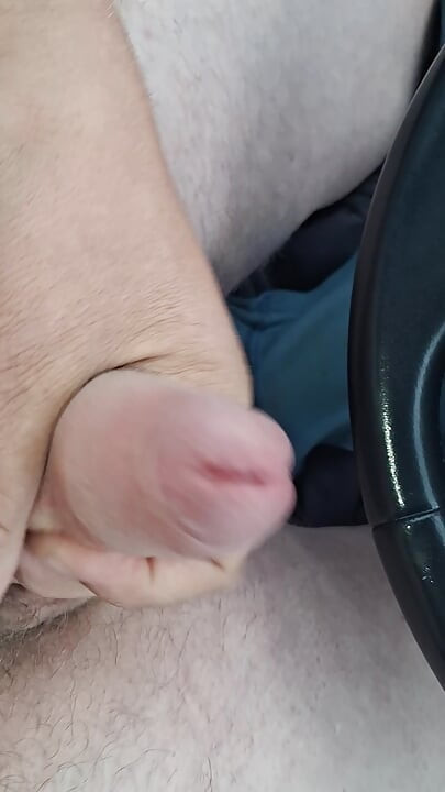 Masturbation in the car without rubber
