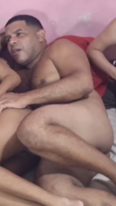 Amateur anal threesome - pregnant - pregnant | Clip 1