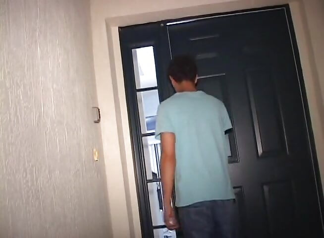 Băieți dulci și fierbinți în sex anal urât acasă