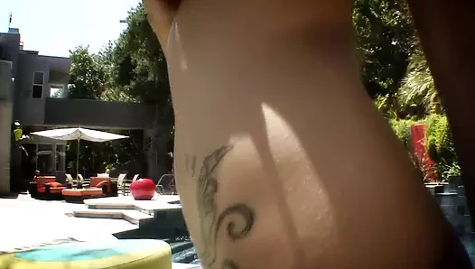 Taze amcık Zoey Bennett sürtük bir esmer almayı seviyor