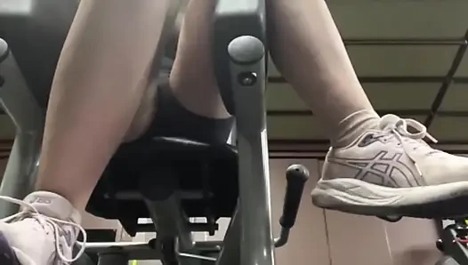 Публичный трах в спортзале Jucielussie