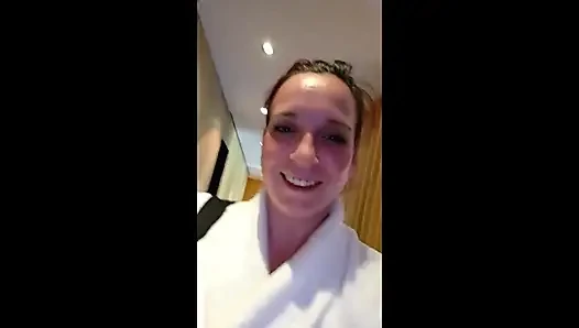 Heiße Blicke in Der Sauna - Und Dann Seine Zimmerkarte