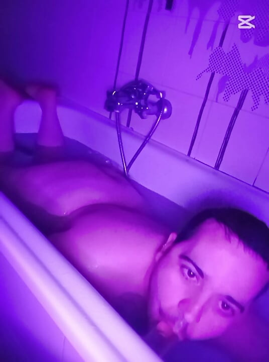 Submissive Underwater Blowjob and Footworship POV - Kink Session