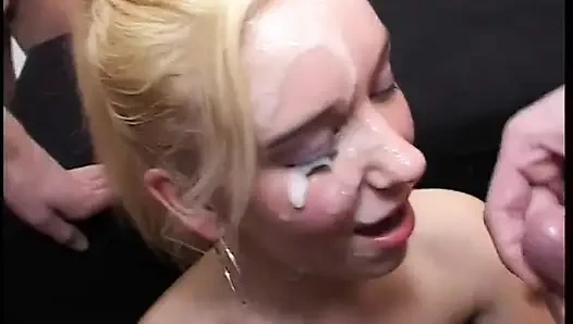 Bir grup yarak emmeyi seviyor