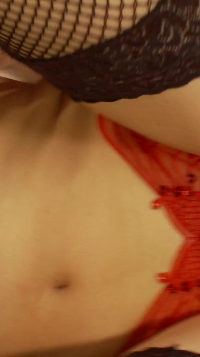 Memorable moment from "Blonde geile Milf mit harten Nippel fickt und blaesst"